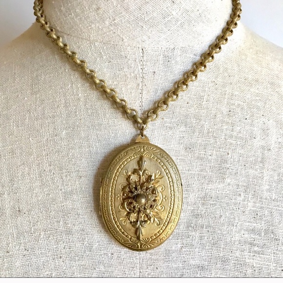Vintage Locket Miriam Haskell Vintage Jewelry - Picture 1 of 16